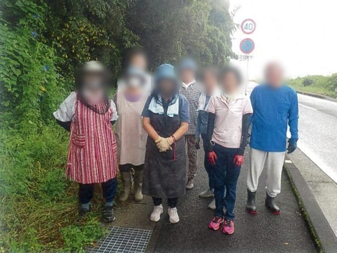 区内清掃に集まった川向地区の皆さん